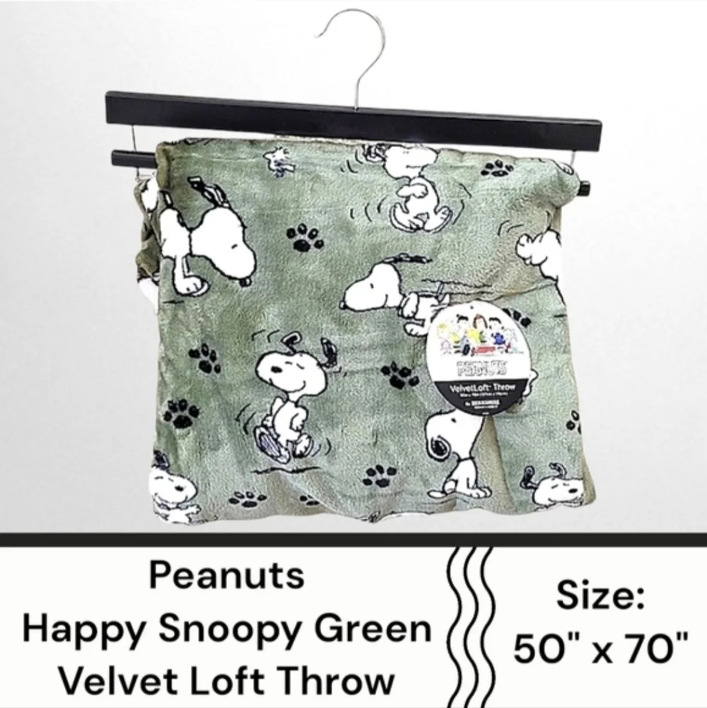 Peanuts Happy Snoopy Throw Green Velvet Loft 50" x 70" - Picture 8 of 8